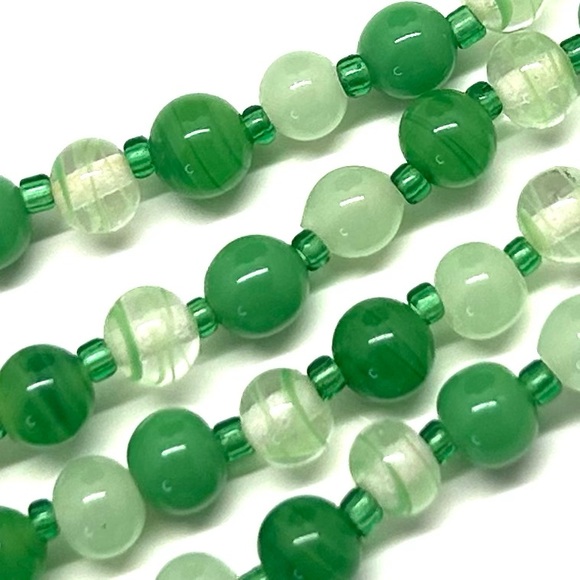 Green and Clear Beaded Necklace 52 inches - Picture 2 of 5